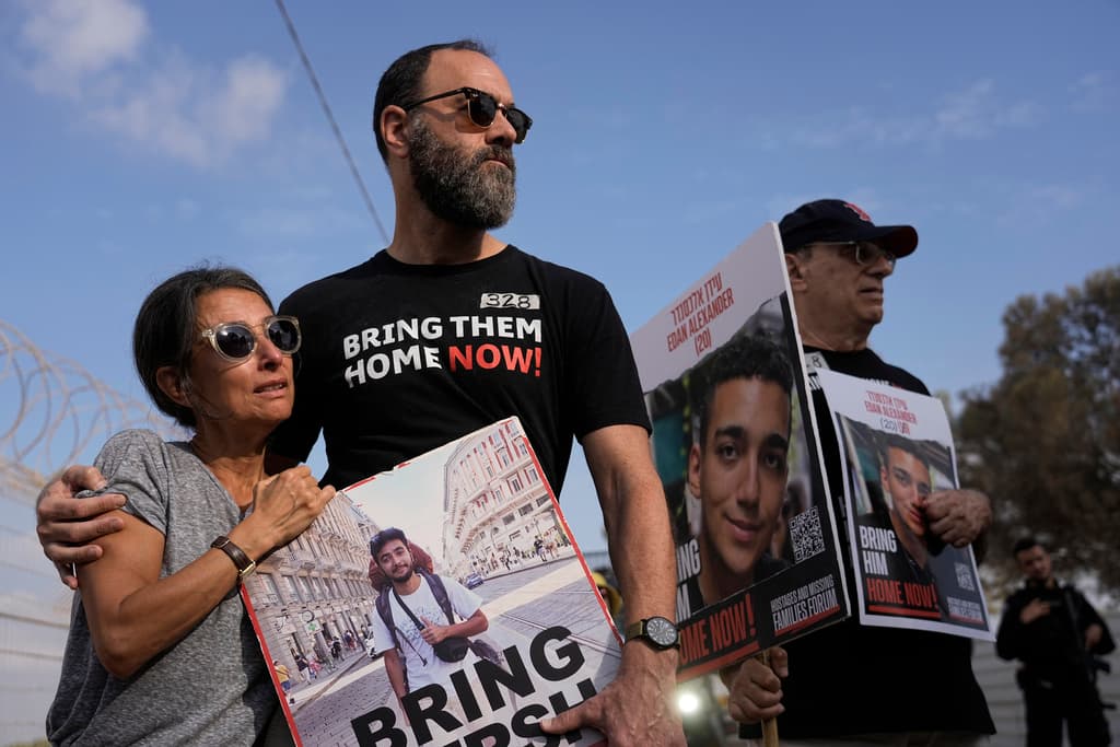 Ira y dolor en Israel tras la recuperación de los cuerpos de seis rehenes en Gaza; familiares llaman a "un paro total del país"