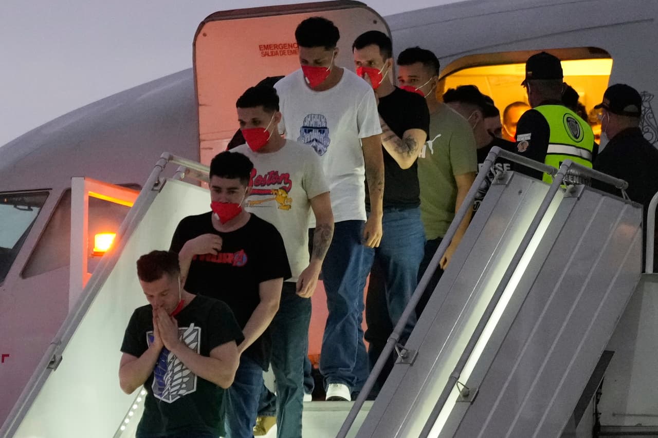 252 venezolanos expulsados por EEUU a cárcel de pandilleros de El Salvador llegaron a Caracas
