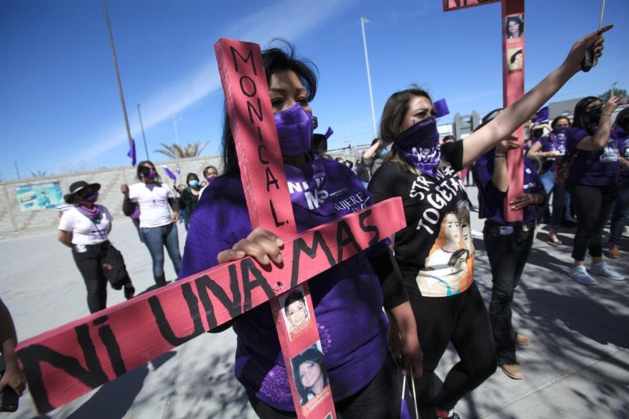 México es el segundo país de América Latina que, de acuerdo 
<a href="https://oig.cepal.org/es/indicadores/feminicidio" target="_blank">con datos del Observatorio de Igualdad de Género</a> de la Comisión Económica para América Latina y el Caribe (CEPAL), tiene los índices más altos de violencia de género en la región. Este 8 de marzo, 
<a href="https://www.univision.com/temas/dia-de-la-mujer">Día Internacional de la Mujer</a>, en la Ciudad de México, colectivos de mujeres 
<b>marcharán para exigir justicia por las víctimas de la violencia</b>.