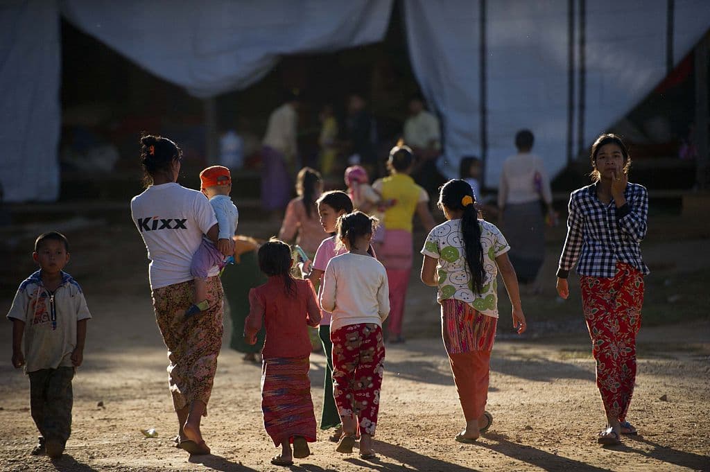 Mueren al menos 70 personas tras un deslave en Mianmar