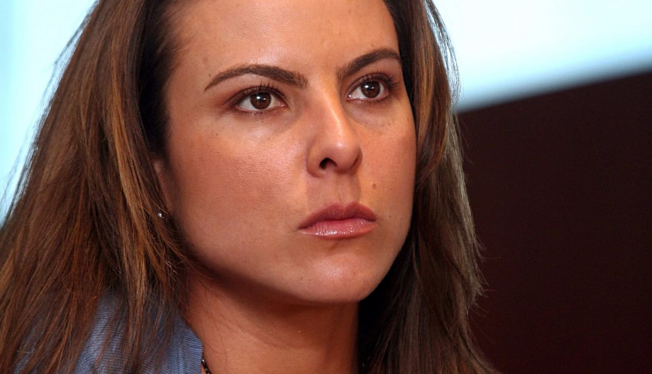 Y es que algunos usuarios de redes sociales pusieron en duda 
<b><a href="https://www.univision.com/entretenimiento/kate-del-castillo-dice-ahora-que-tuvo-sexo-con-sean-penn-pero-en-marzo-le-conto-otra-cosa-a-adela-micha" target="_blank">las preferencias sexuales de la actriz. </a></b>
<br>