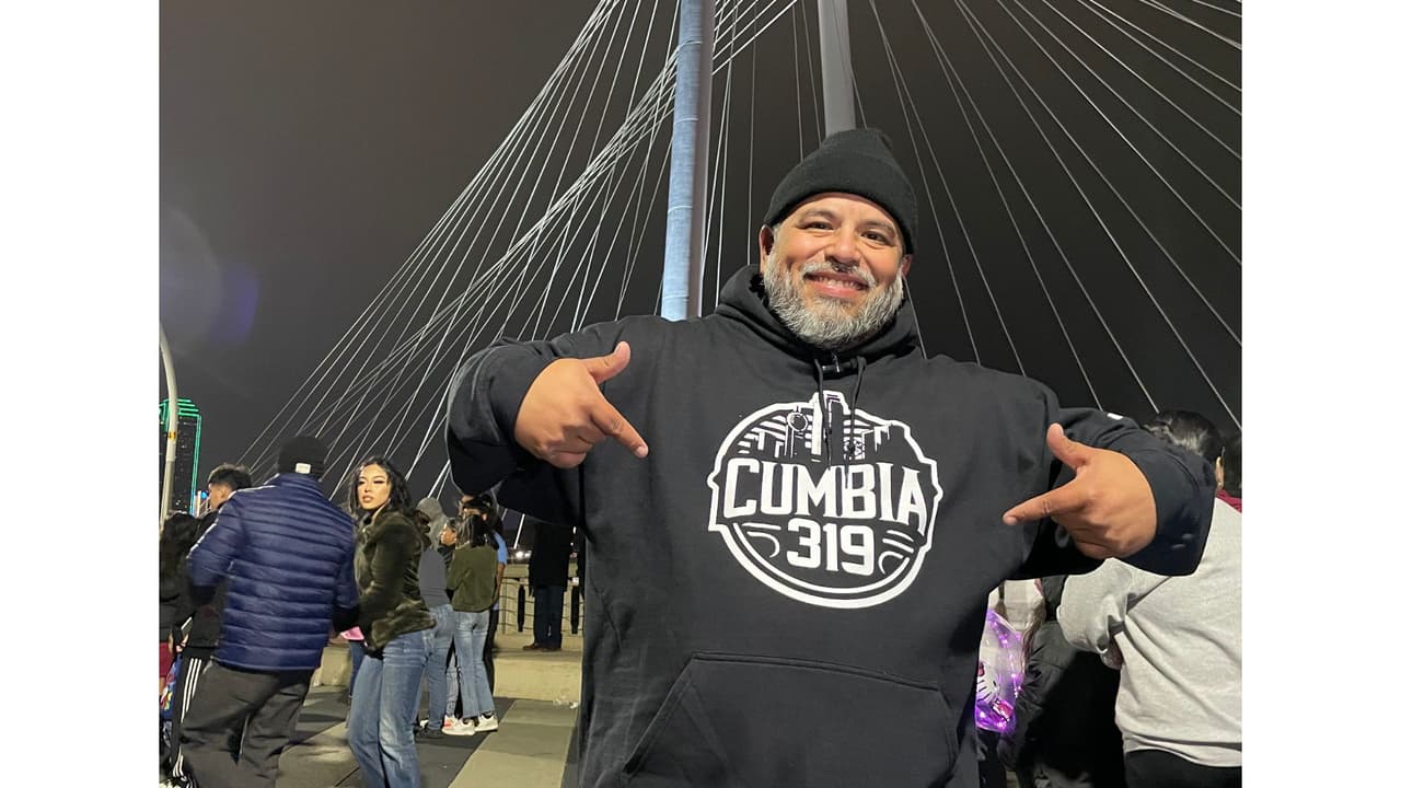 Rodolfo Macías es originario de Monterrey, ciudad que por años ha bailado al ritmo de la música colombiana, rebajadas y vallenatas. 
<b>Rodolfo trajo a Dallas no solo su pasión por la cumbia, también su movimiento y sonidero Cumbia 319.</b>