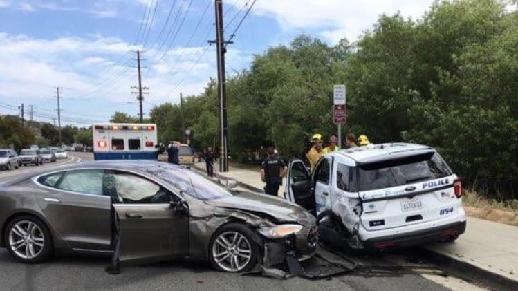 El sistema Autopilot de Tesla falla otra vez