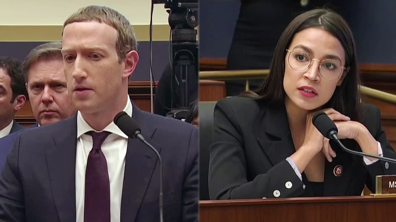 <b>Ocasio-Cortez "pone contra la pared" a Mark Zuckerberg de Facebook</b>
<br>
<br>La legisladora demócrata increpó al creador de Facebook sobre la información falsa que corre libremente en la red social, la cual causa desinformación a nivel mundial. La congresista hizo un contacto visual inquebrantable con Zuckerberg, mientras este parece quedarse sin palabras.
