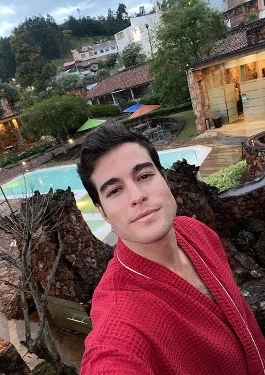 "La verdad 
<b>no sé si sea verdad</b>, no sé si sea mentira, primero dijeron que sí, después que no, no sé cuáles son las críticas", dijo el actor.
<br>