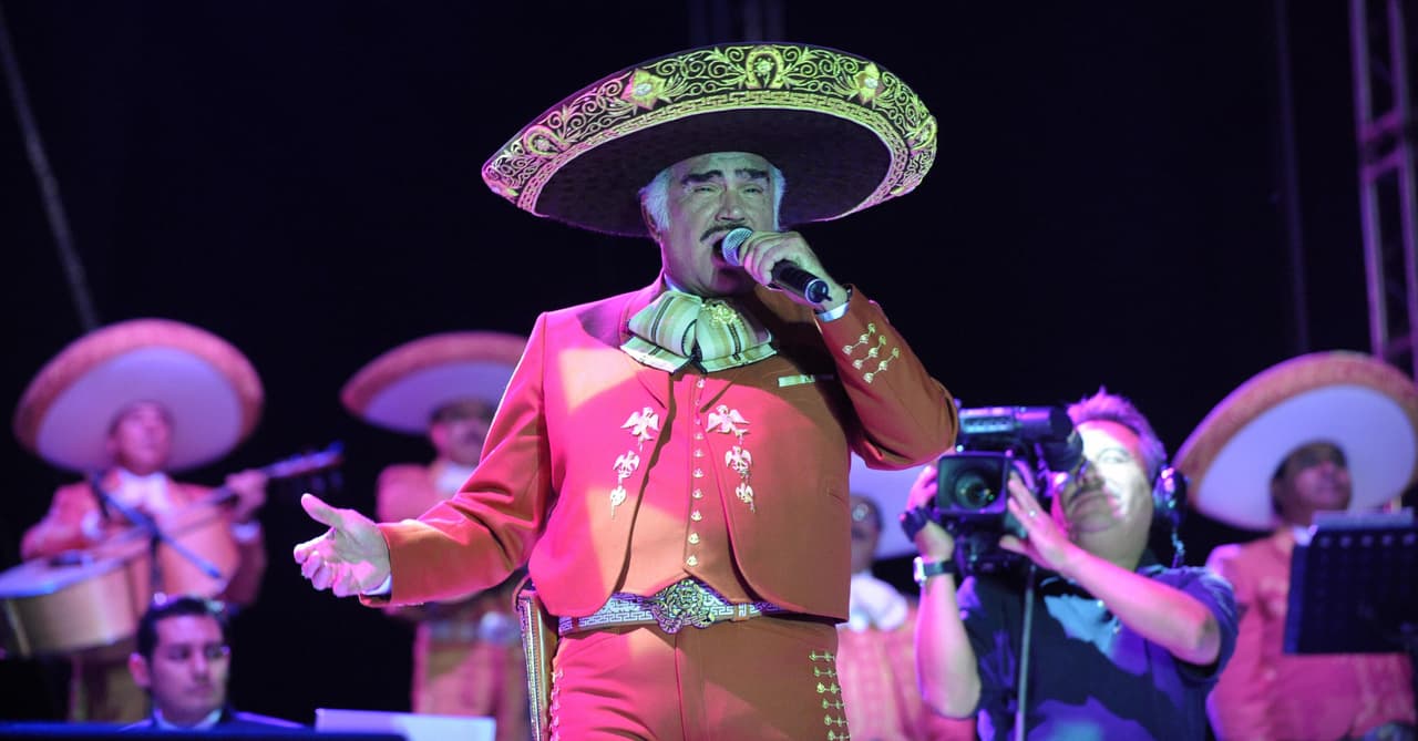 Un popular refrán dice que "vestirse de charro es vestirse de México".