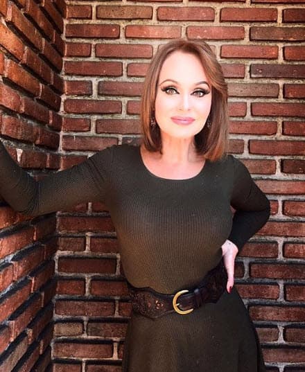 Recordemos que esta telenovela le dio la fama mundial a la actriz venezolana, por eso los medios le preguntaron si estaría dispuesta a darle consejos a Belinda para interpretar a la malvada 
<b><a href="https://www.univision.com/entretenimiento/celebridades/no-estaba-muerta-gaby-spanic-regresa-como-paola-bracho-de-la-usurpadora-20-anos-despues-fotos">Paola Bracho</a></b>.
<br>
