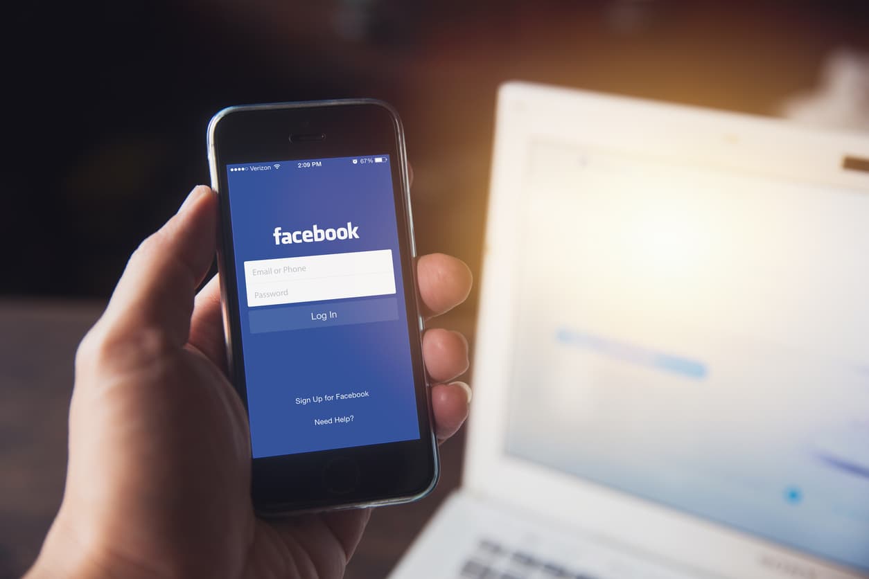 Denuncian que Facebook promueve la discriminación al buscar vivienda