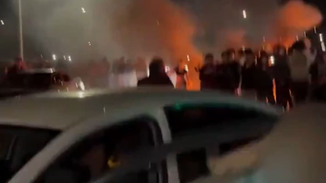 Prendieron fuego y hostigaron a los conductores: buscan a grupo que fue captado haciendo carreras callejeras en Orlando 