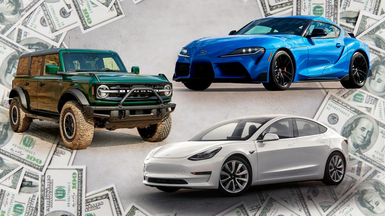 La firma de investigación automotriz 
<a href="https://www.iseecars.com/" target="_blank">iSeeCars</a> llevó a cabo un estudio para determinar los modelos de carros usados que menos tiempo requieren para ser vendidos en momentos en que la escasez de microchips continúa afectando a la industria en Estados Unidos.
<br>
<br>
<b>Relacionado: </b>
<a href="https://www.univision.com/carros/ranking-de-carros/carros-suvs-cuestan-mas-usados-que-nuevos-2022-fotos">Cuestan más usados que nuevos: carros de segunda mano con precios elevados en 2022</a>
<br>
<br>Tras analizar más de 280,000 transacciones realizadas durante el mes de enero 2022, el equipo de investigadores encontró que a una unidad usada en promedio le toma 46.2 días para encontrar un nuevo dueño. Sin embargo, a los modelos que conforman el Top 20 tan solo le toma entre 24.7 y 30.9 días.
<br>
<br>Encuentra a continuación la lista de los 20 vehículos que en condiciones usadas son los que más rápido se venden. Estos en su mayoría corresponden a carros con sistemas de propulsión alternativos; y sus precios van desde 23,500 hasta 74,000 dólares.
<br>
<br>
<b>Relacionado:</b> 
<a href="https://www.univision.com/carros/ranking-de-carros/mejores-carros-usados-2022-fotos">Estos son los mejores carros usados que puedes comprar en 2022</a>