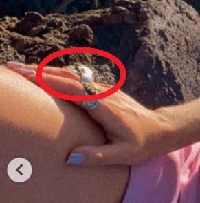 En caso de que lo fuera, tampoco se sabe hasta ahora si en su momento Nodal se lo regaló o ella se lo quedó tras el fin de su relación. 
<br>