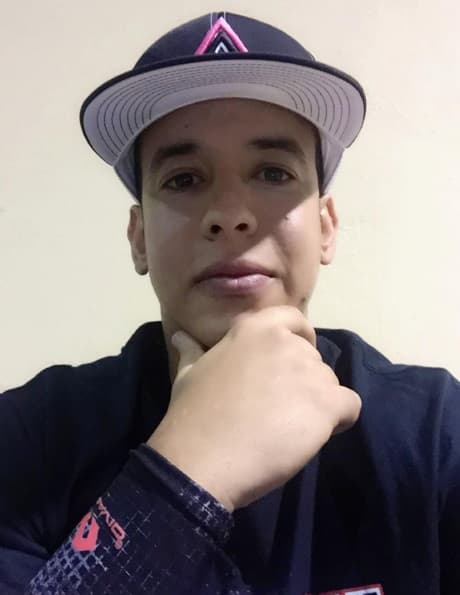 Daddy Yankee empezó el 2017 estrenando música su canción 'La Rompe Corazones'. Nadie puede negar su buen parecido.