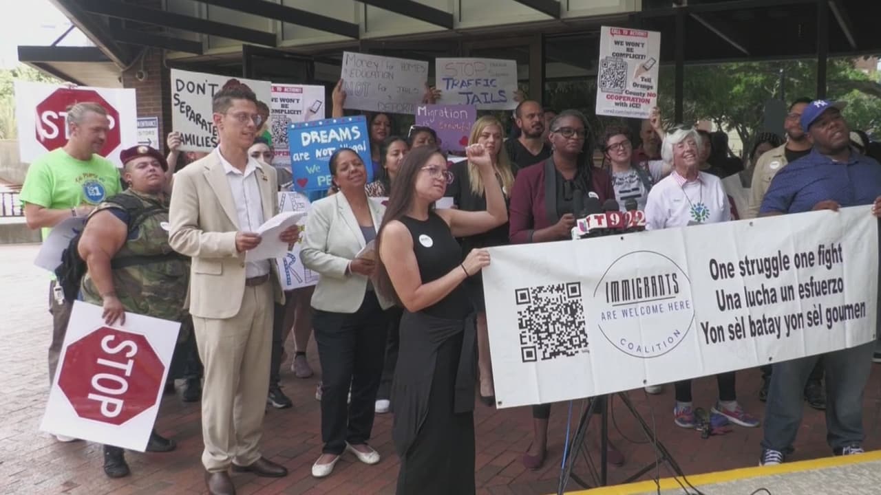 Siguen las protestas en Orlando contra políticas migratorias y detenciones dirigidas en Florida