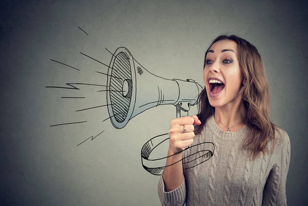 Lo cual tiende a exasperar a los demás que piensan no tienes un criterio propio y les estás siguiendo la corriente, y es que tu pesadilla es el escándalo, el desequilibrio y desajuste, las cosas mal puestas, la falta de clase y elegancia, las personas maleducadas que gritan al hablar.