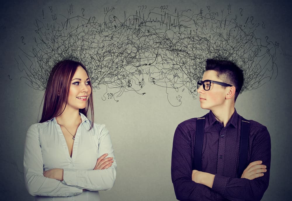 En el caso de las parejas, hay científicos que han analizado la "conexión telepática" en varias parejas, considerando que es muy posible si estas personas son "almas gemelas". Pero, ¿cómo saber si es tu alma gemela? ¿Si no sientes esa conexión con tu pareja entonces no es la persona con quien debes estar? Siguen saliendo muchas cuestiones.