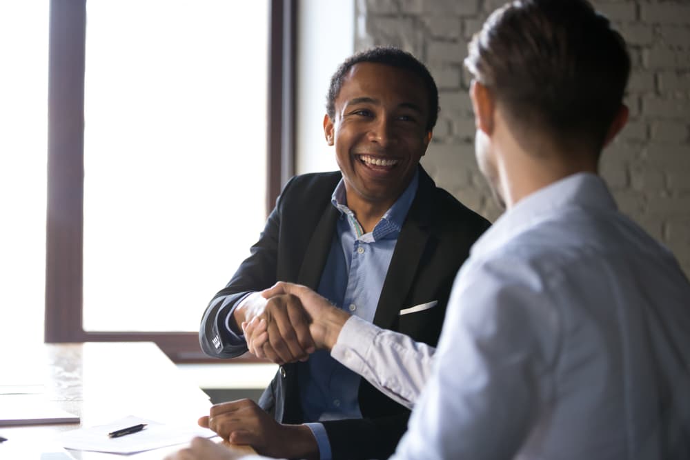 <b>ARIES</b>
<br>Te va a abrir el camino para un contrato, un negocio, algo importante. No dejes pasar la oportunidad pues llega con dinero y trabajo para ti.
<br>