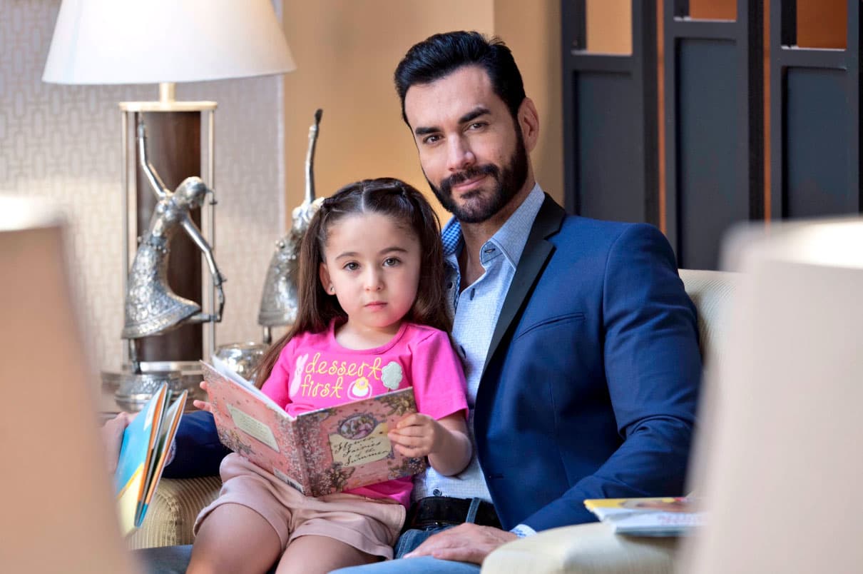 <b><a href="http://www.univision.com/temas/david-zepeda">David Zepeda</a></b> también quedó enamorado por el encanto natural de 
<b>Lara Campos</b>, quien también lo enamoró con su inocencia y su capacidad actoral.