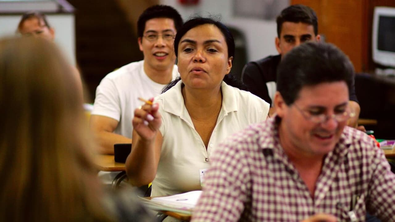 A través del programa de Centros de Apoyo para el Aprendizaje de Inglés, la Ciudad de Nueva York financia organizaciones no gubernamentales para que puedan dar 
<b><a href="https://www.univision.com/local/nueva-york-wxtv/ciudad-nueva-york-cursos-ingles-gratis-inscribir" target="_blank">clases gratuitas</a>, a nivel inicial e intermedio, con We Speak NYC</b>. 
<a href="https://wespeaknyc.cityofnewyork.us/classes-near-you/" target="_blank">Haz clic aquí para inscribirte</a>.