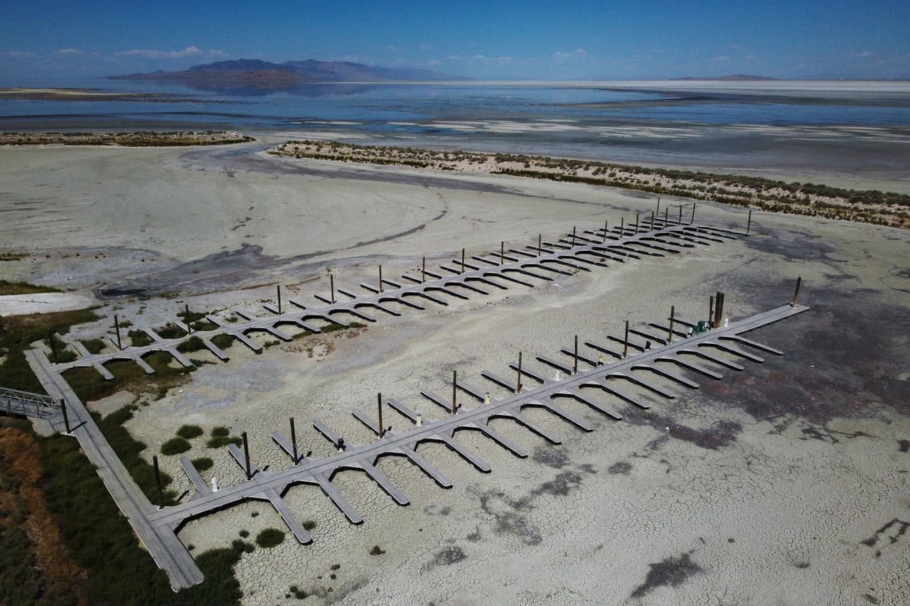 A mediados de este año, el nivel del agua en el lago apenas alcanzaba apenas 
<b>una cuarta parte</b>. Nunca en la historia había estado “tan vacío”. Puerto deportivo de Antelope Island el miércoles 31 de agosto de 2022.