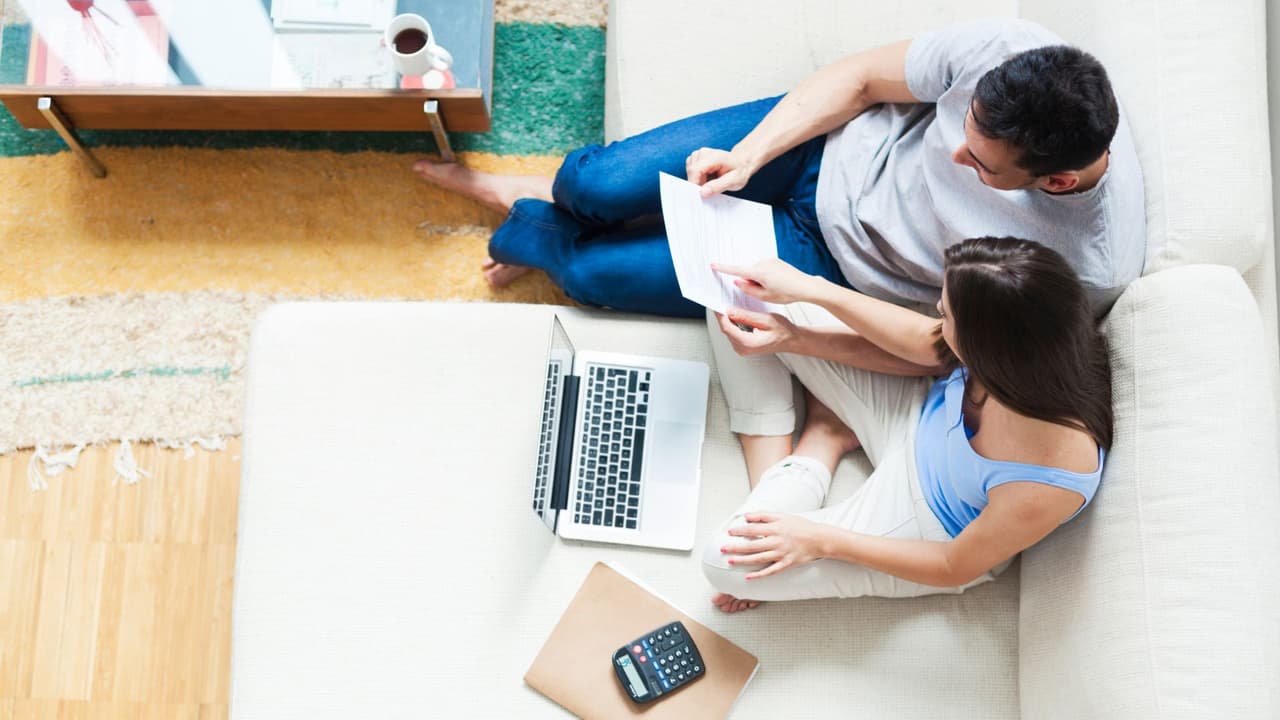 ¿Cómo hacer un presupuesto en pareja? Lo que nadie te cuenta de vivir juntos