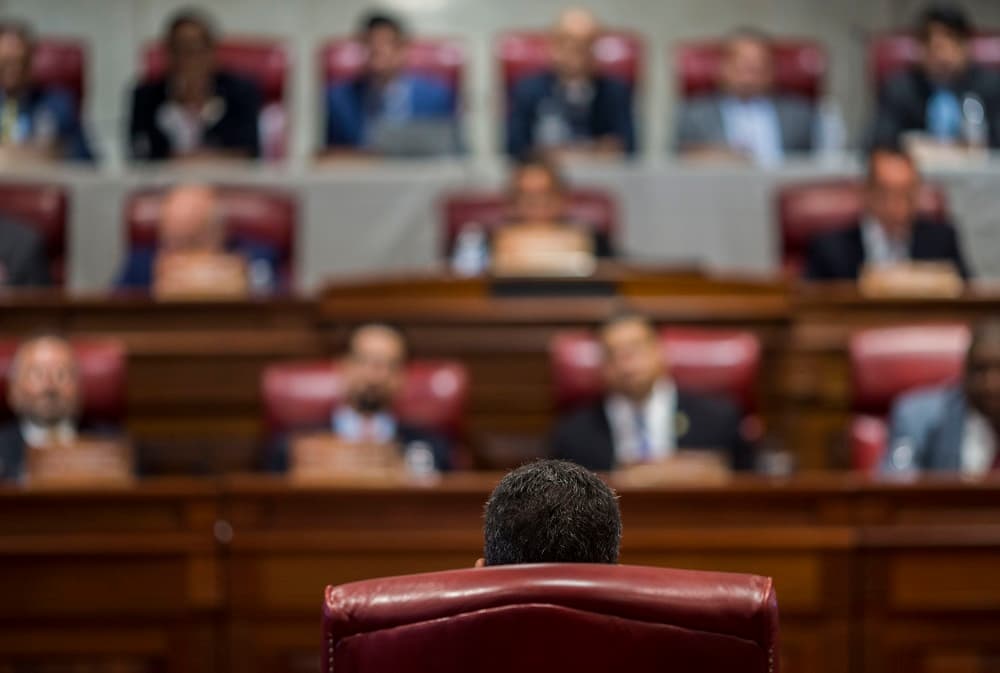 Puerto Rico al borde del abismo político: a horas de que Rosselló deje la gobernación no hay sucesor claro