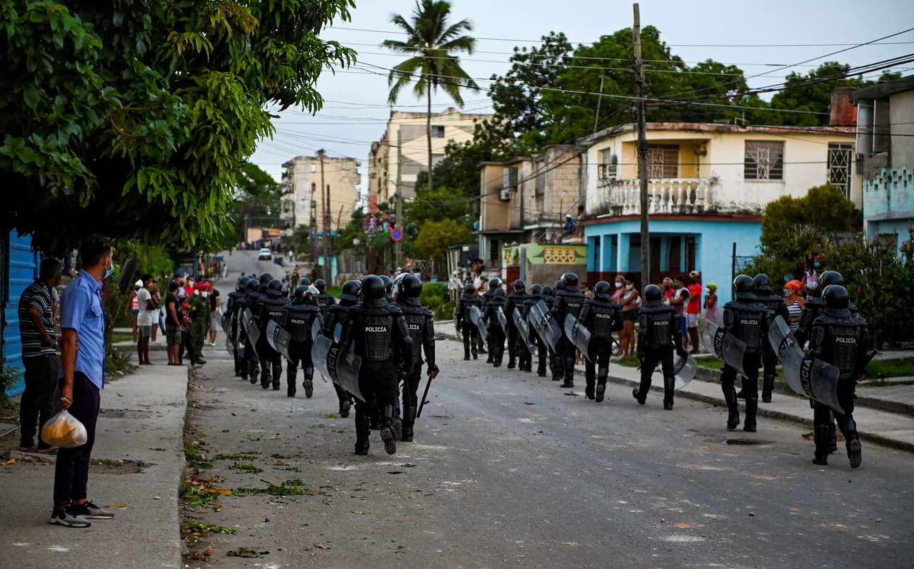 Este sería 
<b>el primer fallecido en Cuba </b>que reconoce el régimen desde que 
<a href="https://www.univision.com/local/miami-wltv/jovenes-que-quieren-ser-libres-son-protagonistas-de-protestas-en-cuba">comenzaron las protestas el domingo</a> pasado.
<br>