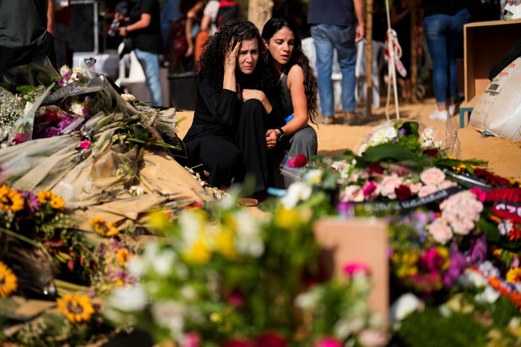 Cómo la guerra con Hamas ha cambiado la vida de los que han sobrevivido atrocidades tanto en Israel como en Gaza