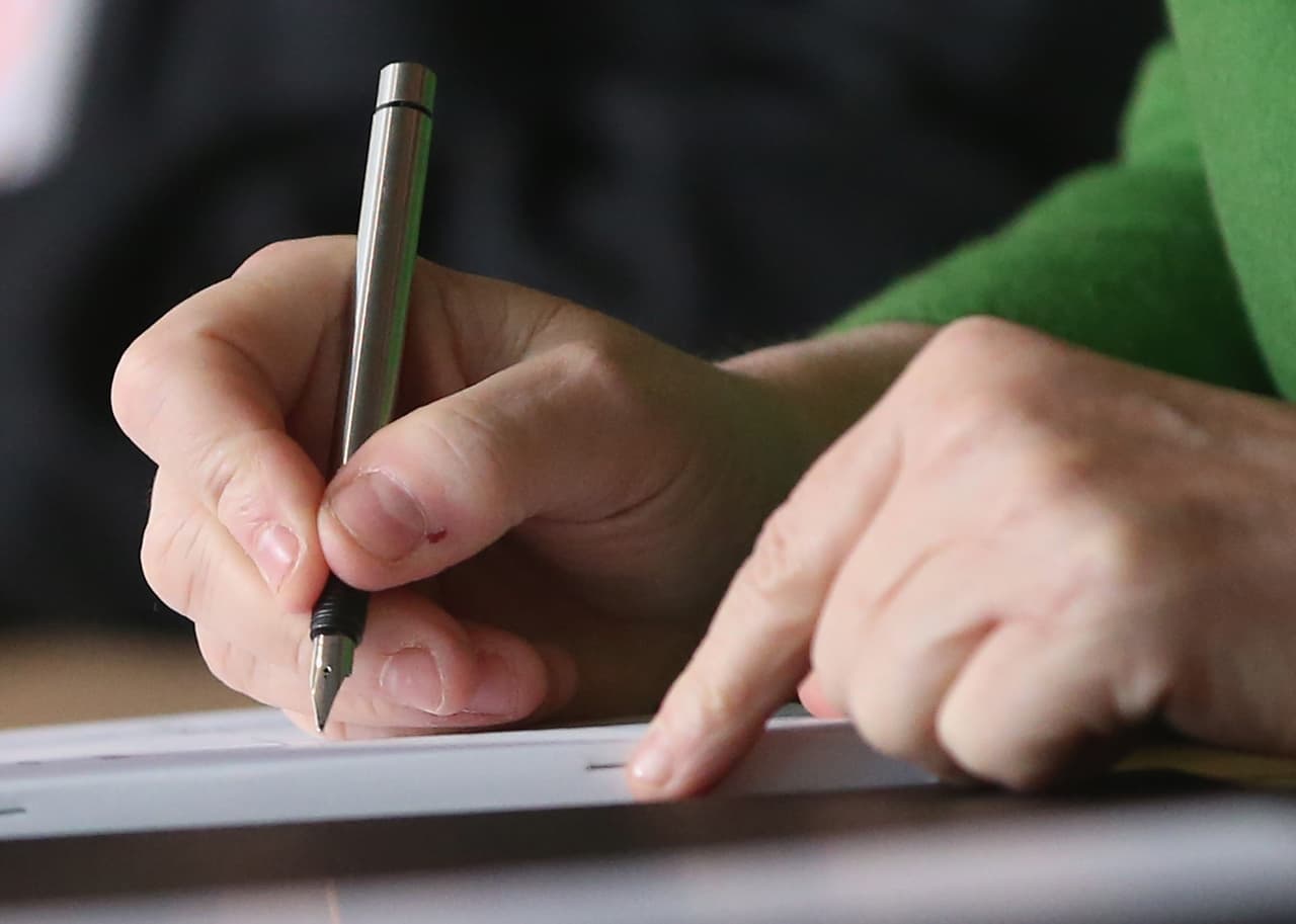<b>2. Declaraciones incompletas, documentos faltantes</b>
<br>
<br>Si por ejemplo el contribuyente omitió la identificación de uno de los dependientes, puede que el IRS requiera información adicional. 
<b>Si el declarante omite información también puede ser sujeto de investigación u auditoría.</b>
<br>
<br>Si un dependiente o cónyuge no tiene y no es elegible para obtener un SSN, indique el 
<b><a href="https://www.irs.gov/es/individuals/international-taxpayers/taxpayer-identification-numbers-tin">Número de Identificación Personal del Contribuyente (ITIN)</a></b> en lugar de un número de seguro social.