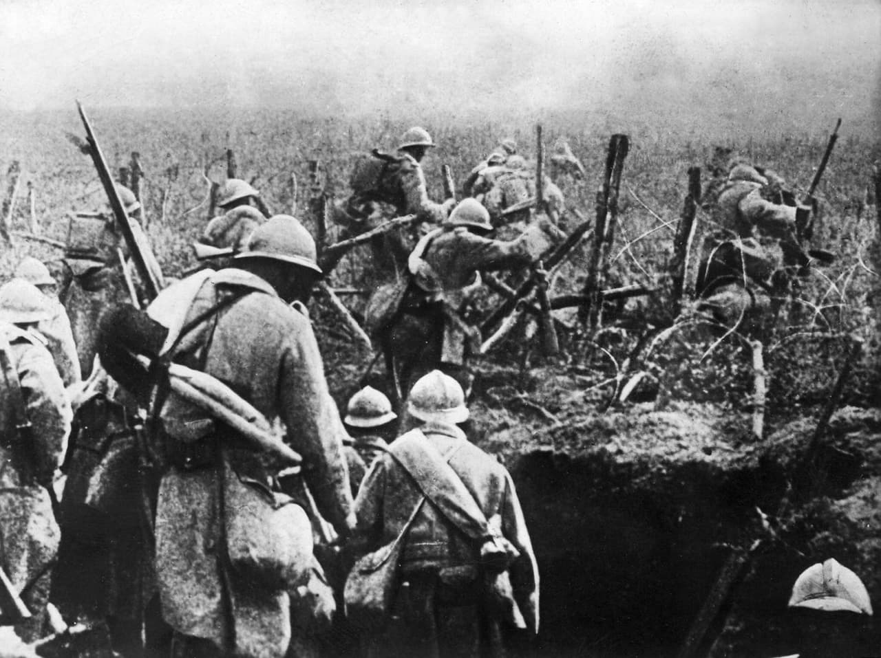 <b>¿Cuándo se han usado armas químicas?</b>
<br>
<b><a href="https://www.opcw.org/about-chemical-weapons/history-of-cw-use/">El 22 de abril de 1915</a> </b>Alemania usó gases de cloro y gases mostaza contra las tropas inglesas que ocasionaron 1,100 muertes, dando lugar al primer ataque masivo de la historia con armas químicas. Luego las máscaras militares antigases disminuyeron los efectos de estos gases.