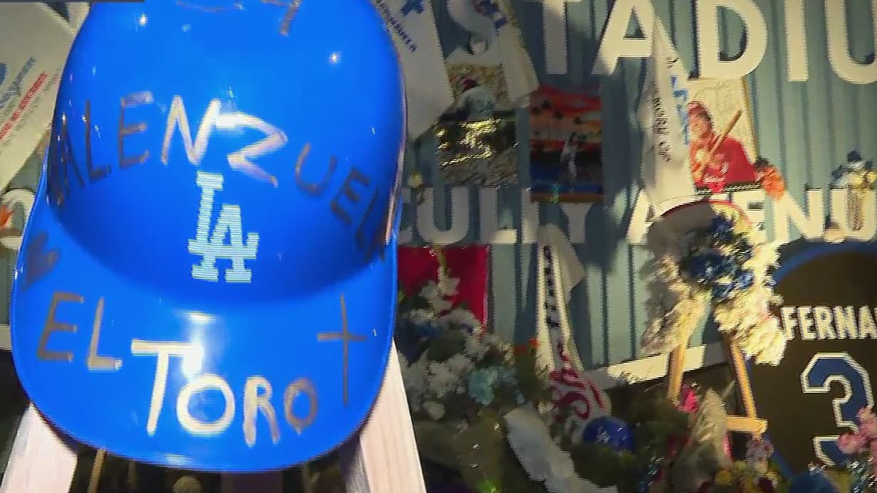 Tuvieron que pasar 43 años para que los 
<b><a href="https://www.univision.com/local/los-angeles-kmex/fernando-valenzuela-inspira-dodgers-victoria-serie-mundial-2024" target="_blank">Dodgers de Los Ángeles volvieran a ganar una Serie Mundial</a></b> , lográndolo este miércoles 30 de octubre, en la Gran Manzana, con marcador de 7-6, en la novena entrada. Se trató del quinto partido de una serie pautada, como máximo, a 7.