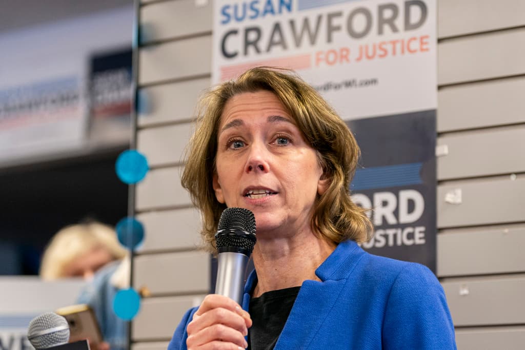 La liberal Susan Crawford gana la elección a la Corte Suprema de Wisconsin pese a millones gastados por Musk en la campaña rival
