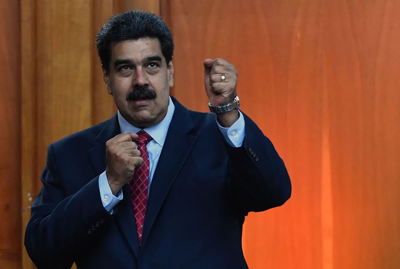 <b>Nicolás Maduro.</b> Sucesor de Hugo Chávez en la presidencia de Venezuela después de su muerte en 2013. Ganó las elecciones de 2014 y se reeligió en 2018 en unos comicios considerados ventajosos y fraudulentos por la oposición y varios países. El 10 de enero de 2019 tomó posesión de un nuevo mandato hasta 2025, lo que activó el movimiento parlamentario para desconocerlo como presidente, liderado por Juan Guaidó.