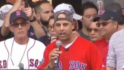No culpable Alex Cora por robo de señales en Boston