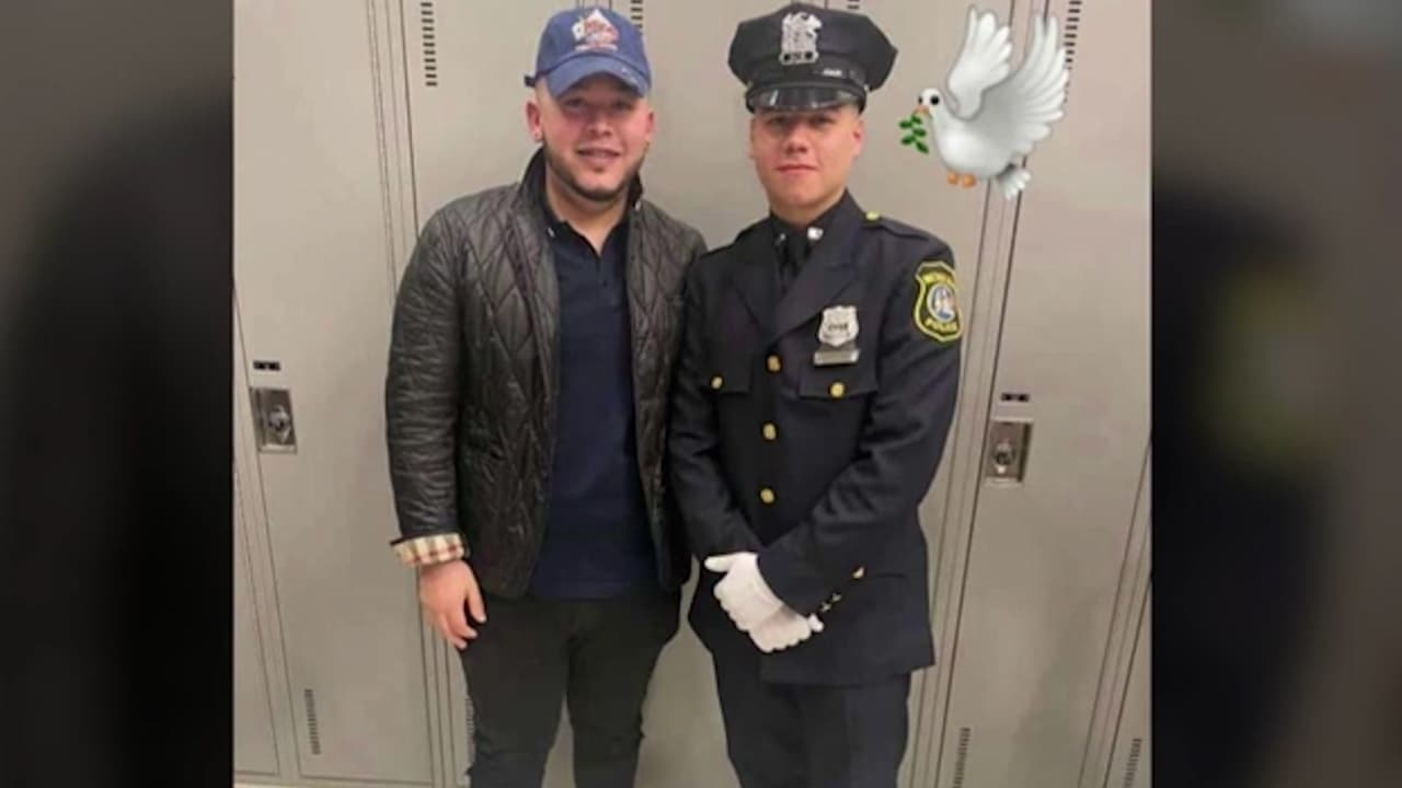 Un grupo de policías y agentes encubiertos 
<b>llegaron al cruce de Browadway y Carteret como parte de una investigación encubierta sobre tráfico de armas</b>.
<br>