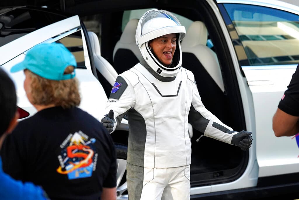 Imágenes del lanzamiento de la misión Crew-5 de SpaceX en Cabo Cañaveral, en Florida Central.