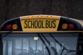 Un 
<a href="https://www.univision.com/local/washington-dc-wfdc/bus-escolar-cabeza-arma">adolescente estuvo a punto de ser víctima de un homicidio dentro del autobús escolar</a> en que se trasladaba a su casa después de salir de la escuela el 1 de mayo en Prince George’s. ¿Los responsables? Tres adolescentes enmascarados que subieron a la unidad.