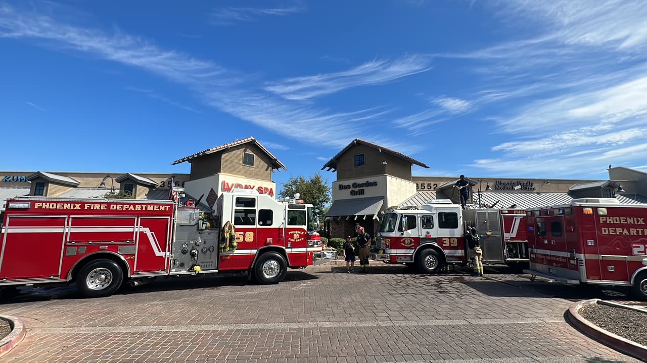 El incidente se reportó al Departamento de Bomberos alrededor de las 8:50 a.m., donde se informaba de un incendio en una 
<b>bodega de almacenamiento de un salón de uñas</b>.