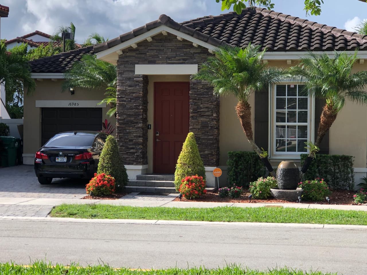 Esta es la casa donde vivía el menor. De acuerdo con el Miami Herald, el viernes en la tarde la policía se encontraba interrogando a los familiares del niño.