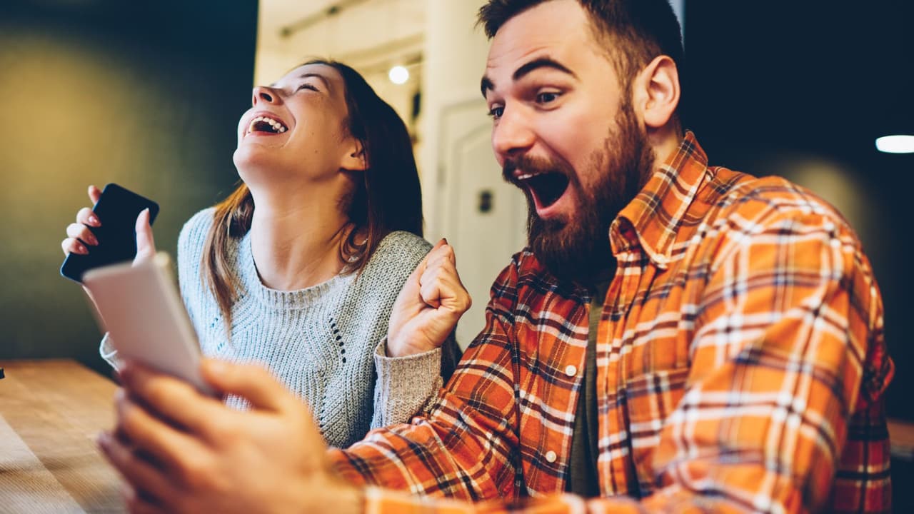 <h2 class="cms-H2-H2">Consejos de qué hacer si te ganas la lotería</h2>
<br>El instinto será correr a agarrar tu dinero y empezar a vivir tu vida de millonario. No tan rápido, vas a querer respirar muy bien y planificar el resto de tu vida. Aquí unos consejos.