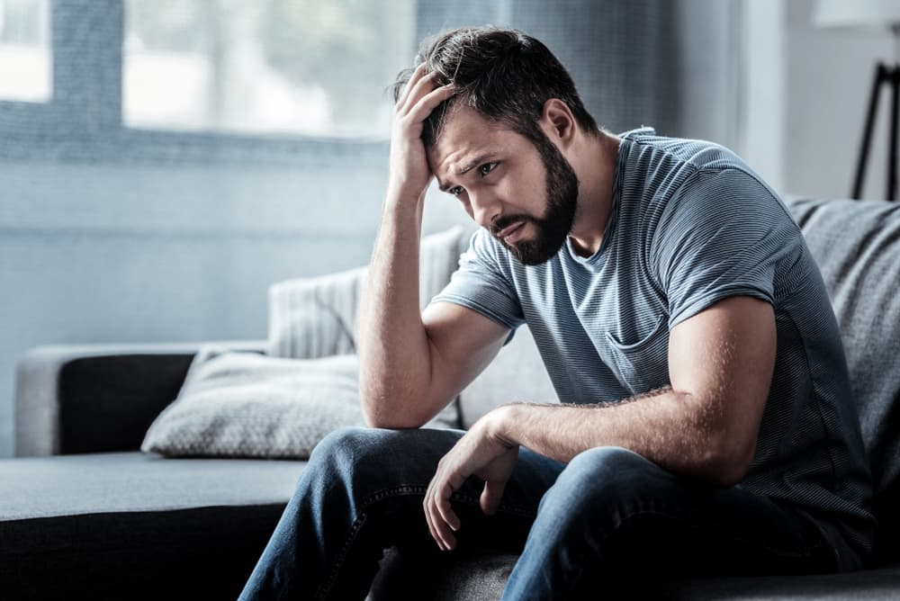 Por eso mismo, un Sagitario puede mostrar una 'fachada' ante el resto de que está bien, de que sabe perfectamente qué tiene, qué pasa y qué es lo que se necesita hacer, pero por dentro tendrá mucha negación y sobreanálisis.