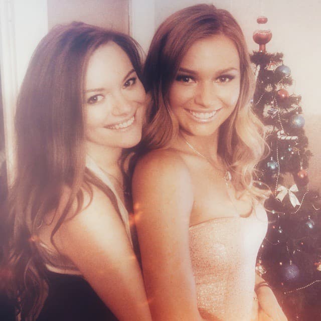 Ella es la guapa hermana de Irina Baeva, se llama Nina y vive en Rusia.