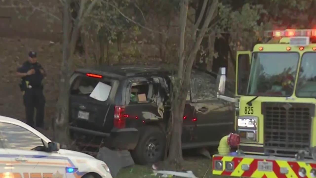Una mujer, de 20 años, recibió un balazo en la cabeza en un aparente caso de 
<b><a href="https://www.univision.com/temas/furia-al-volante">furia al volante</a></b> y fue trasladada a un hospital. Las autoridades buscan a dos sospechosos