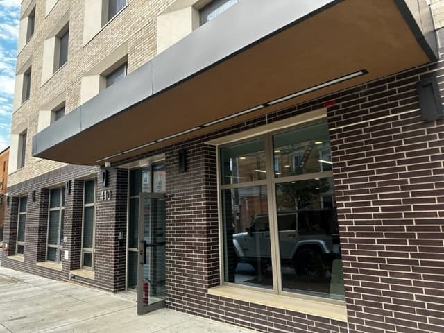 <b>Concern Pitkin, Brooklyn</b>
<br>
<br>
<b>Departamentos disponibles</b>: 22. 2 estudios, 15 de una habitación y 5 de 2 habitaciones.
<br>
<br>
<b>Ubicación</b>: 410 Warwick Street, Brooklyn
<br>
<br>
<b>Ingresos</b>: $0 - $91,500
<br>
<br>
<b>Rango de rentas</b>: $0 a $1,581
<br>
<br>
<b>Cierre de inscripciones</b>: 14 de noviembre
<br>
<br>
<b>¿Cómo aplicar?</b>
<br>
<b><a href="https://housingconnect.nyc.gov/PublicWeb/details/3781">Da clic en este enlace para aplicar.</a></b>
<br>