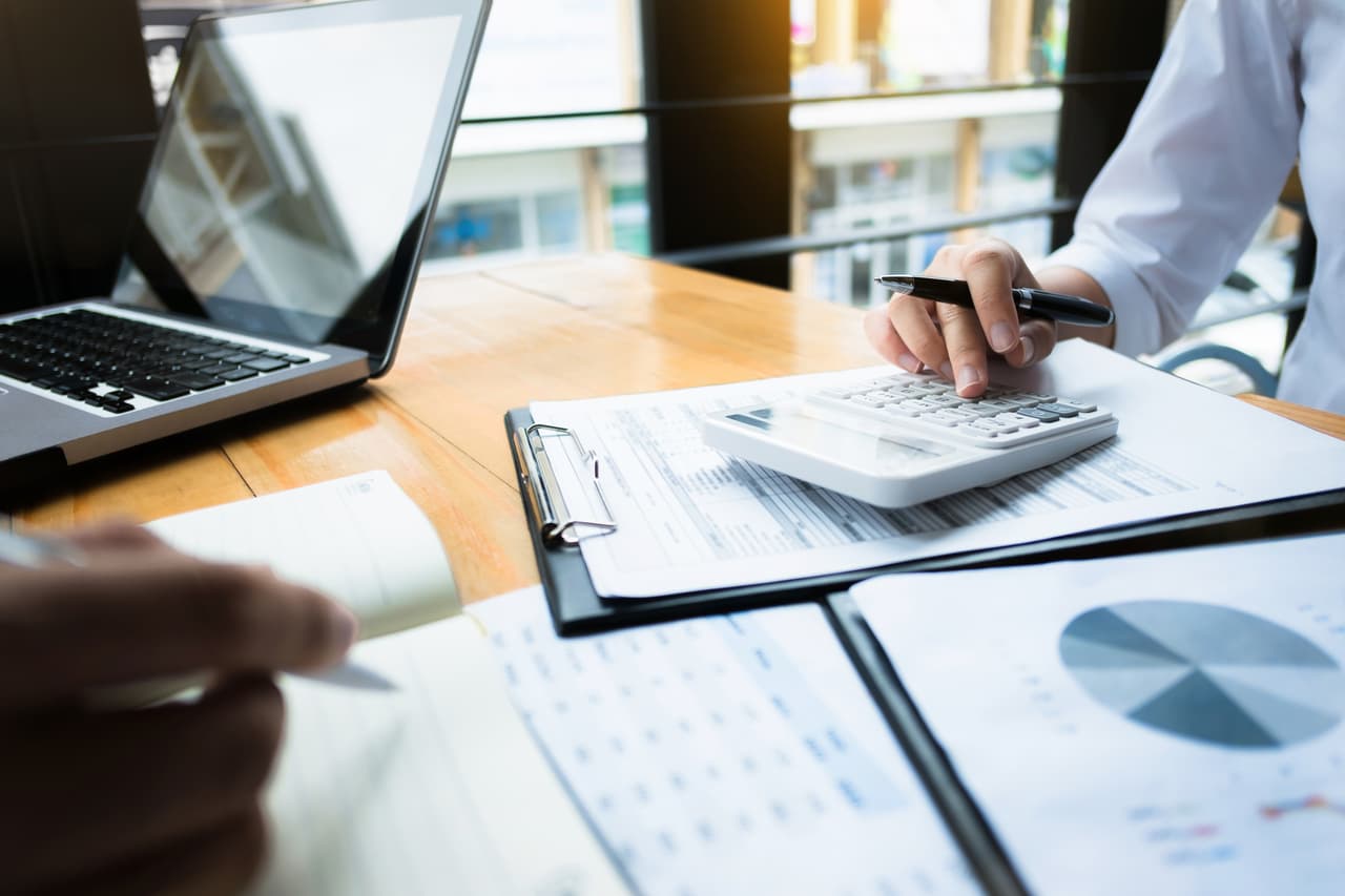 <b>Puesto 14. Gerentes financieros.</b>
<br>
<br>Número de nuevos trabajos proyectados entre 2019 y 2029: 108,100.
<br>
<br>Salario promedio anual (2019): 129,890 dólares.
<br>
<br>Estos empleados crean informes y desarrollan planes con objetivos financieros a largo plazo en su organización.