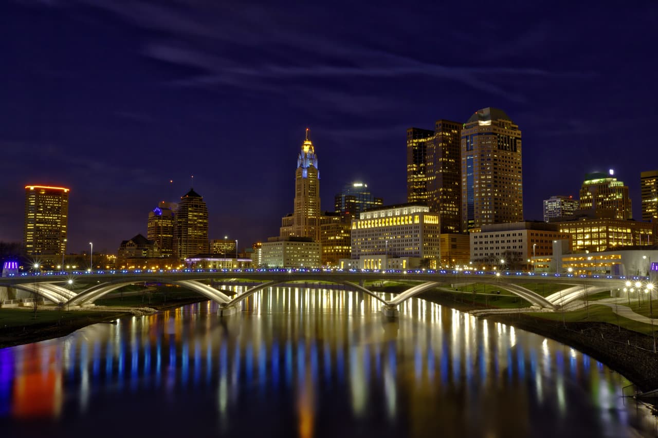 <b>10. Columbus, Ohio</b>
<br>
<br>Columbus también se beneficia de ser parte de uno de los estados menos costosos para poseer un carro. Sin embargo, Columbus supera a Cincinnati al tener un tiempo promedio de viaje 2 minutos más corto y precios promedio de gasolina 2 centavos más barata por galón.
<br>
