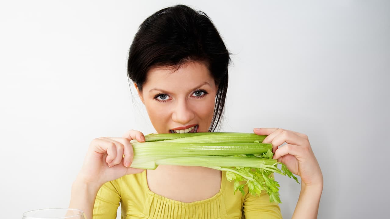 Otro alimento afrodisiaco para un 
<b>VIRGO</b> es el apio, así que prepara recetas con mucho, mucho apio. (O un Bloody Mary con su inseparable apio).