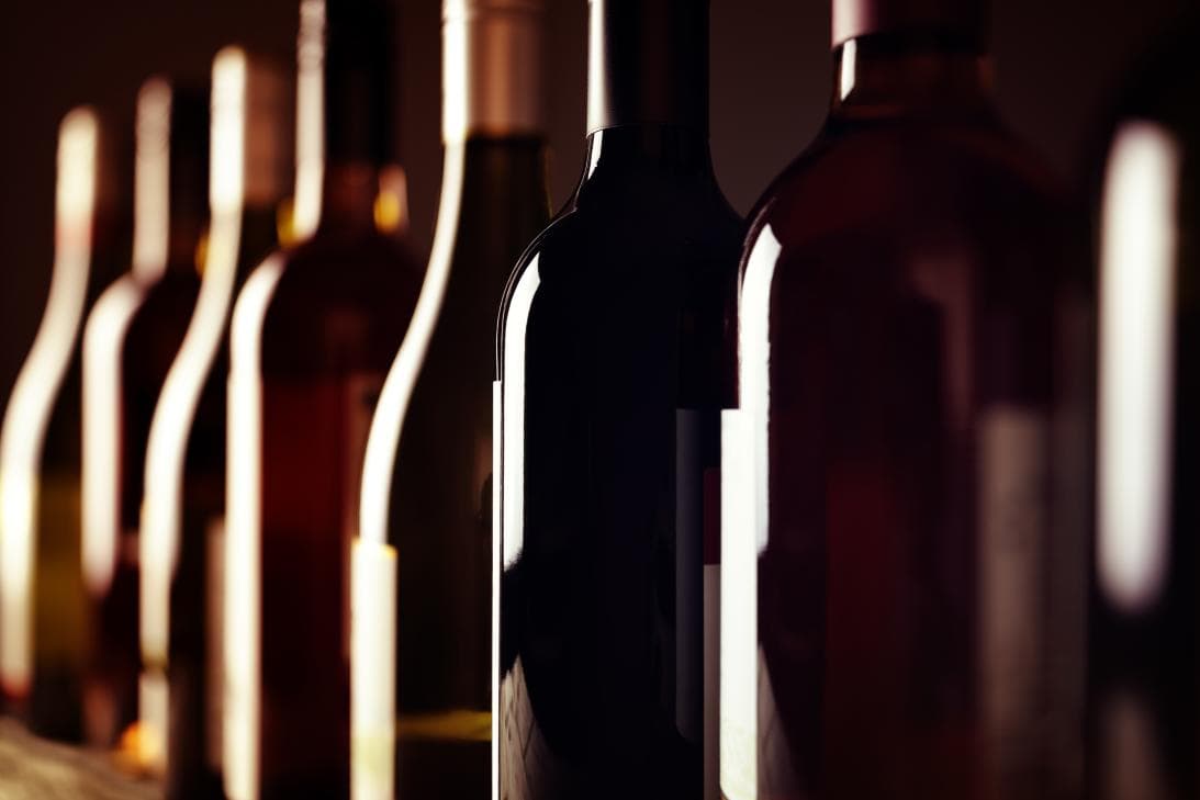 <a href="https://www.wcrf.org/dietandcancer/recommendations/limit-alcohol-consumption">Limita el consumo de bebidas alcohólicas</a>, teniendo en cuenta que para la prevención del cáncer lo mejor es no beber nada de alcohol. No importa el origen del alcohol (da lo mismo cerveza que vino o licores).