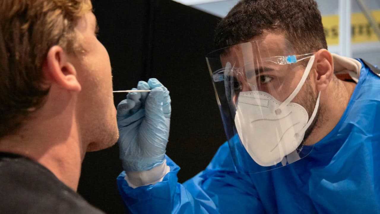Síntomas, riesgos y características: lo que debes saber de las subvariantes BA.4 y BA.5 del coronavirus