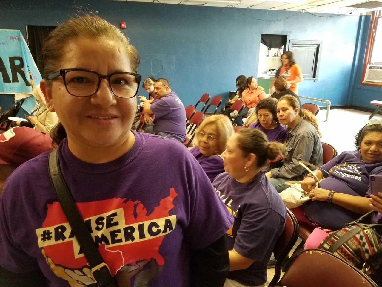 <b>Houston, Texas.</b> La comunidad inmigrante en la ciudad texana se activó en las protestas contra las políticas migratorias del nuevo gobierno. "Ahora más que nunca nuestros amigos y parientes que tienen DACA están en peligro, estoy aquí hoy para demostrar mi apoyo a las comunidades de inmigrantes", dijo Dora Alvarado, trabajadora de la limpieza.