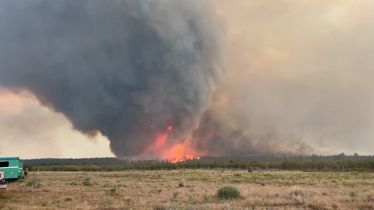 Graban inusual ‘tornado de fuego’ durante incendio en Utah